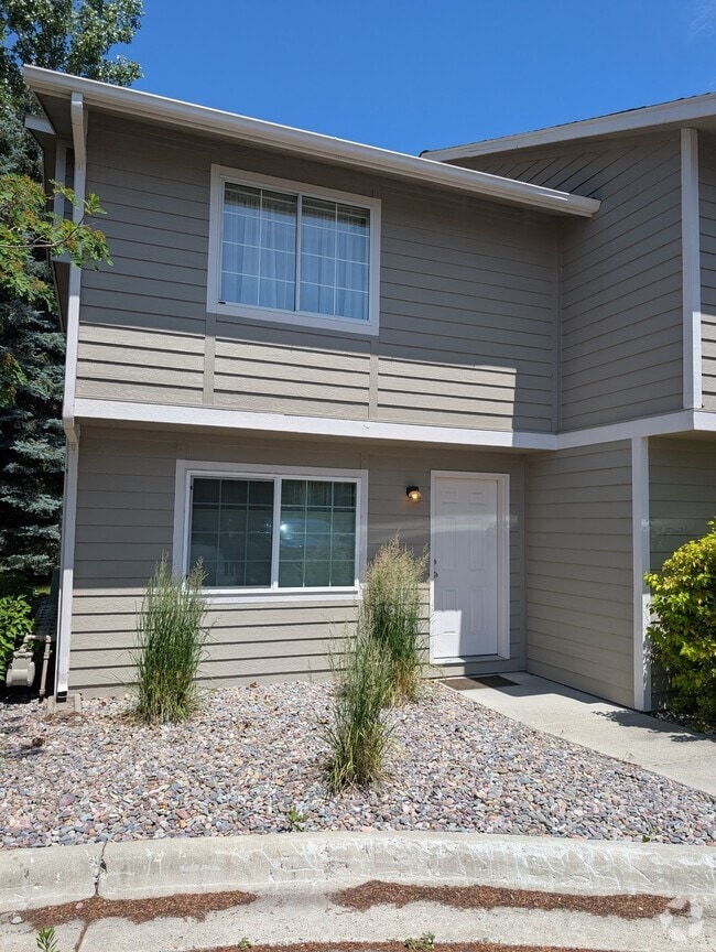 Building Photo - 2805 Lowridge Ct