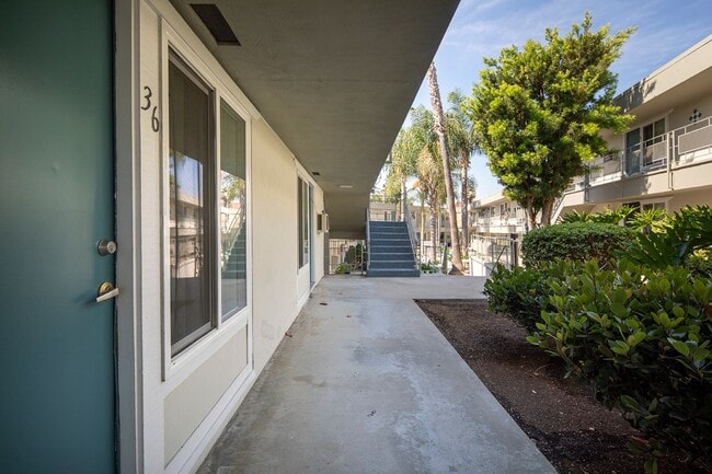 Interior Photo - Aztec Pacific Apartments