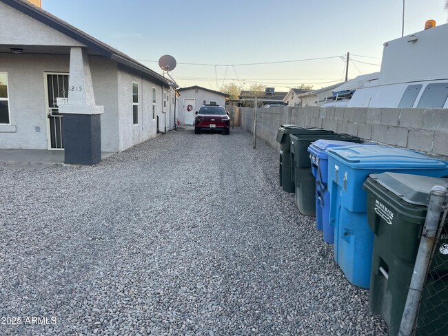 Building Photo - 1215 W Pima St