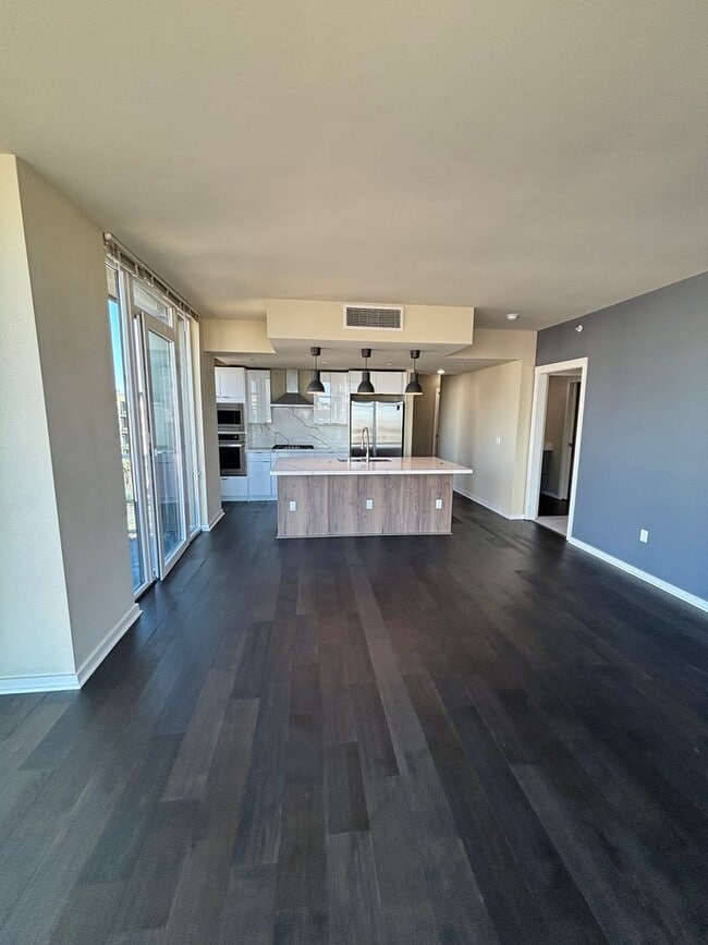 Building Photo - TOP FLOOR PENTHOUSE, Views Galore!!! $2000.00 rent credit available