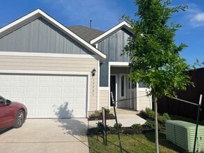 Building Photo - 15501 Ellinger Dr