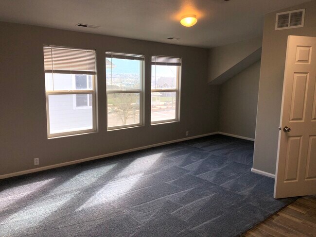 Sala de estar - 2264 Saint Paul Dr