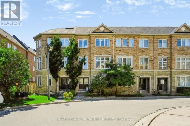 Building Photo - 10 Clockwork Ln