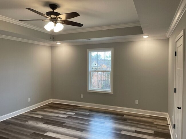 Building Photo - Beautiful Home!!
