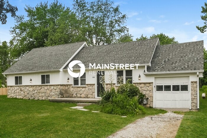 Foto principal - 3 Bedroom Pet-Friendly Home in INDIANAPOLI...