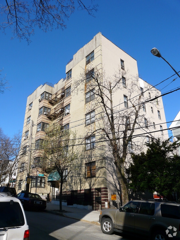 Building Photo - 61-65 Adrian Ave
