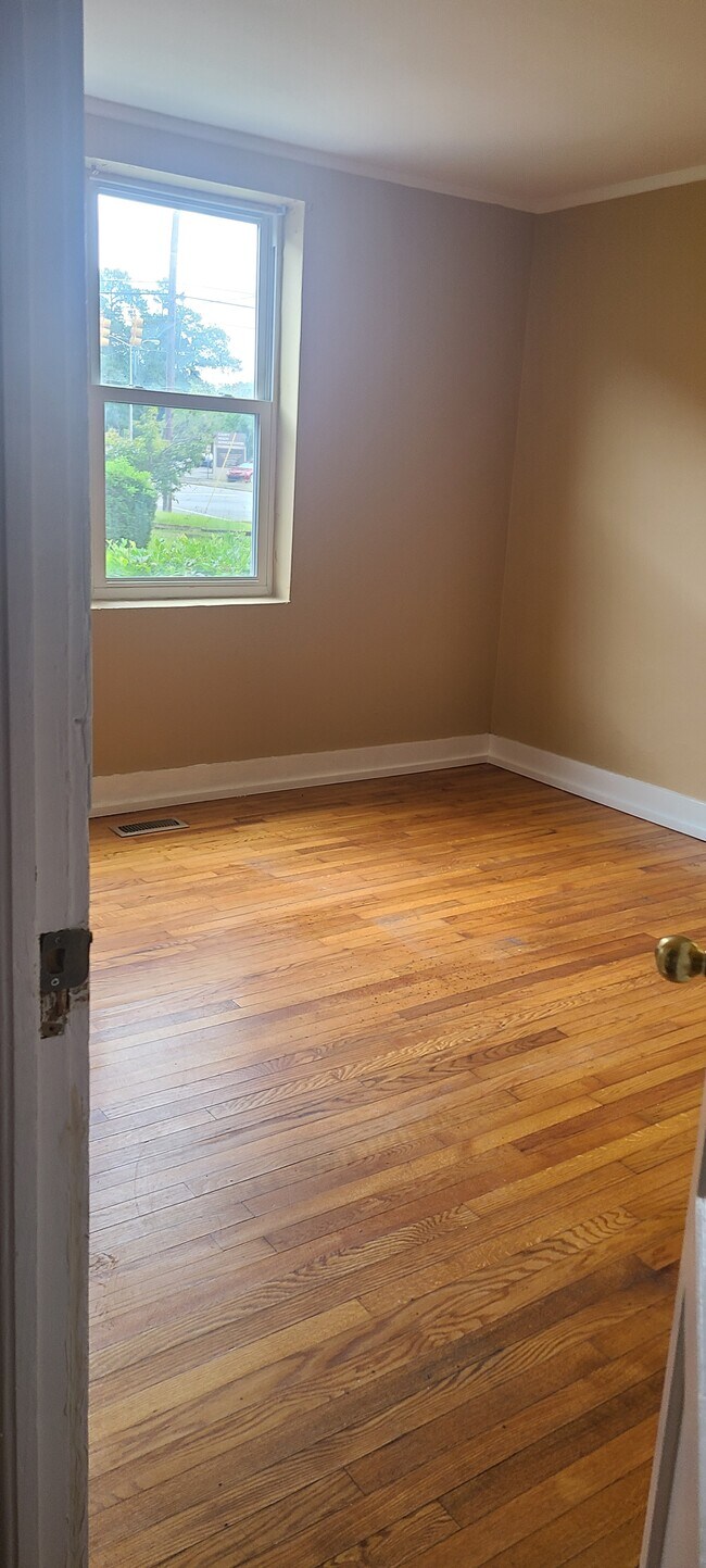 Foto del edificio - 1479 Carolina Ave