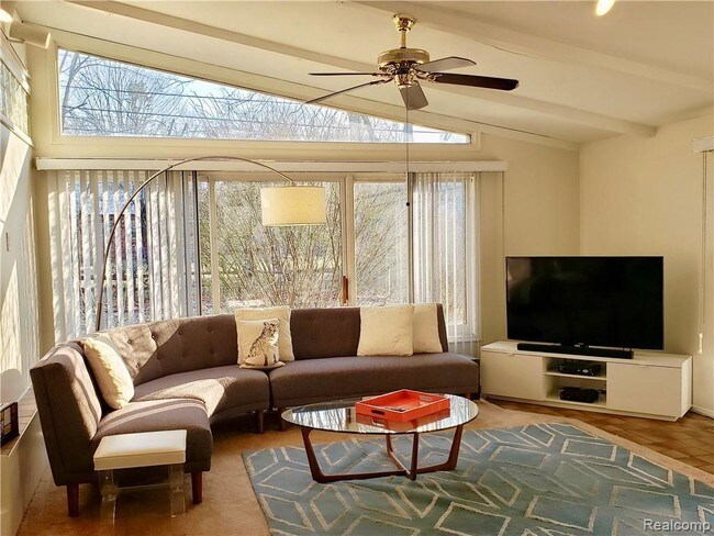 Building Photo - 2795 Bolingbroke Dr