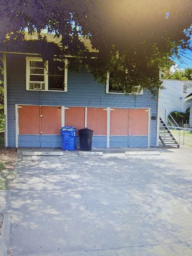 Primary Photo - Quaint 2 bedroom in St. Petersburg