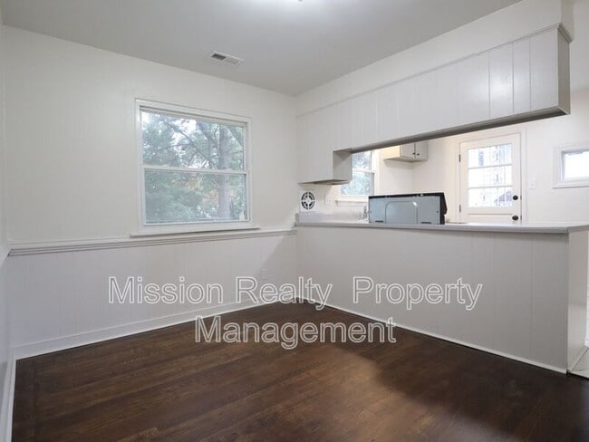 Building Photo - 618 Tarpley Rd