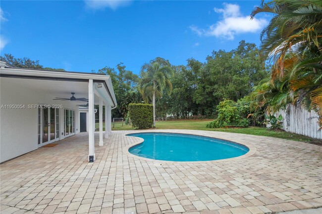 Building Photo - 12090 164th Ct N