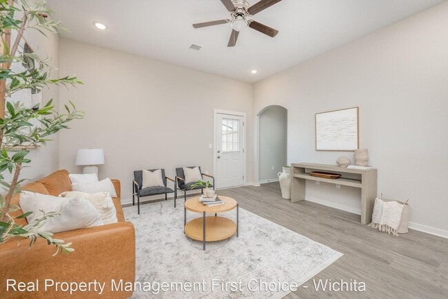Building Photo - 3 br, 2 bath House - 3404 W 45th St S