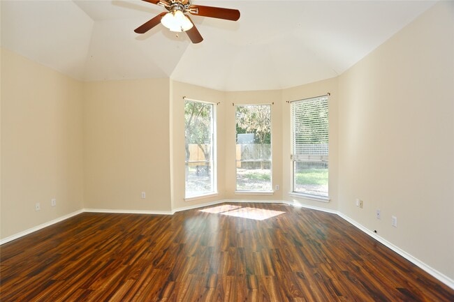 Building Photo - 2515 Hyland Park