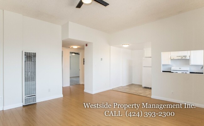 Building Photo - Prime Hollywood Location Upper 2BD/2BA