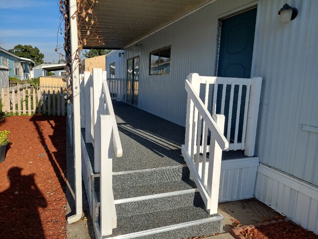 Building Photo - 1350 San Bernardino Rd