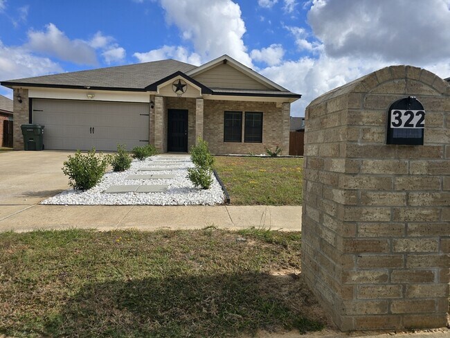 Foto del edificio - 322 Ambrose Avenue