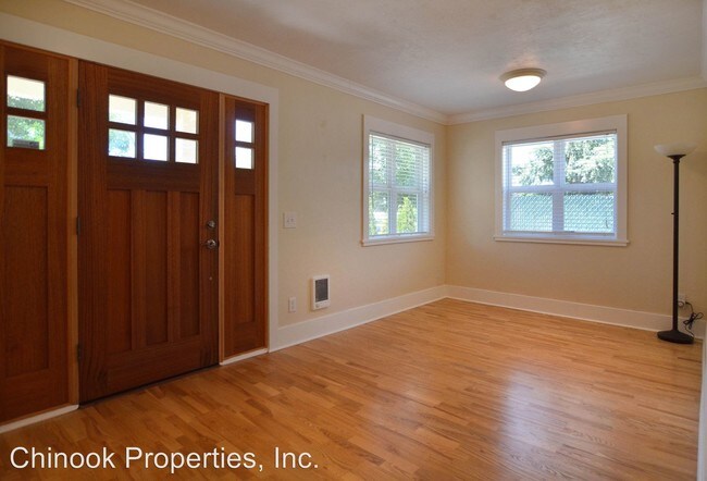 Building Photo - 1467 W 11th Ave