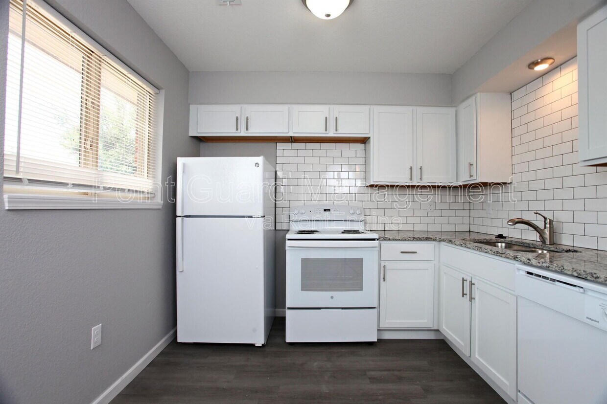 Foto principal - 7335 W Newell St