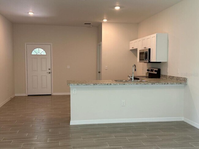 Building Photo - 124 N Westmoreland Dr