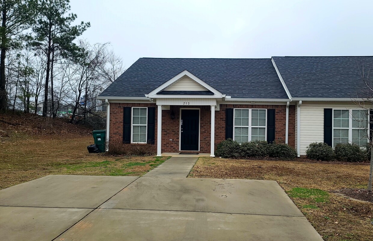 213 Dry Branch Ct Unit 213, Greenwood, SC 29649 Condo for Rent in