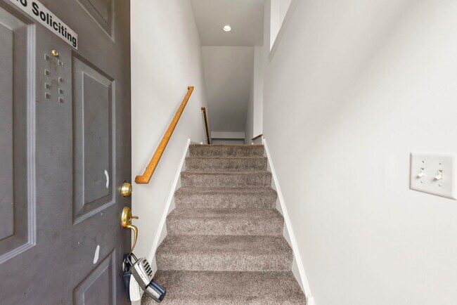 Foto del edificio - 3429 Bradbury Cir