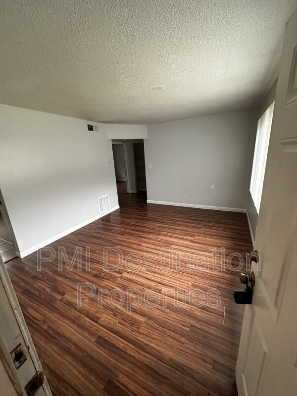 Foto del edificio - 1525 N 55th St