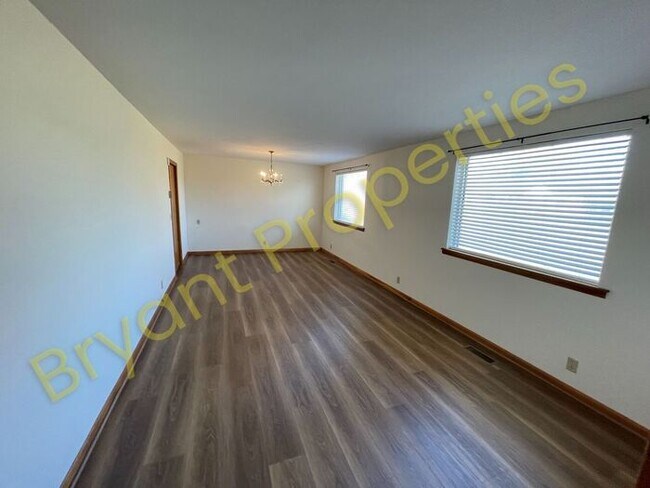 Building Photo - Nashville - 4Bedroom 2-Baths 37218