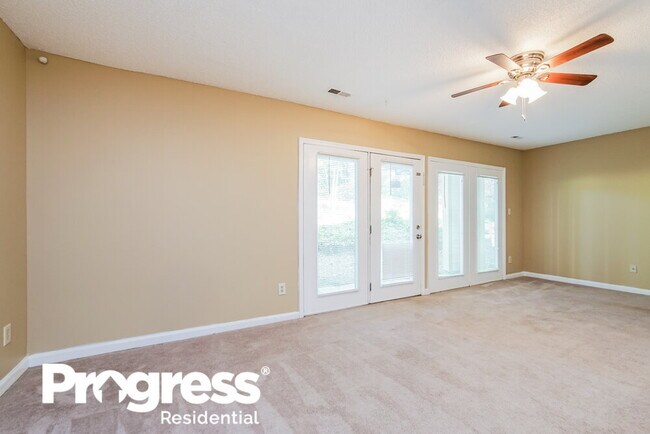 Building Photo - 2020 Quaker Landing