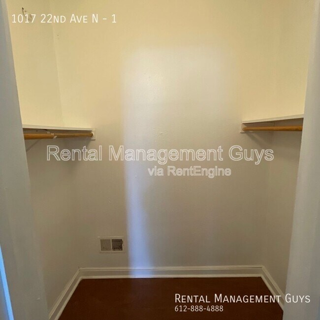 Foto del edificio - 1017 22nd Ave N