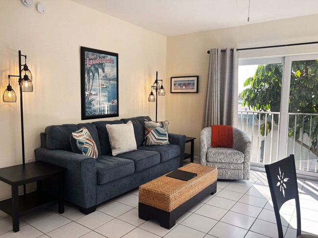 Building Photo - 2908 Bayshore Dr