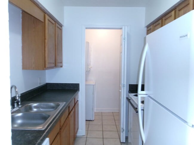 Building Photo - 615 Carter Ln