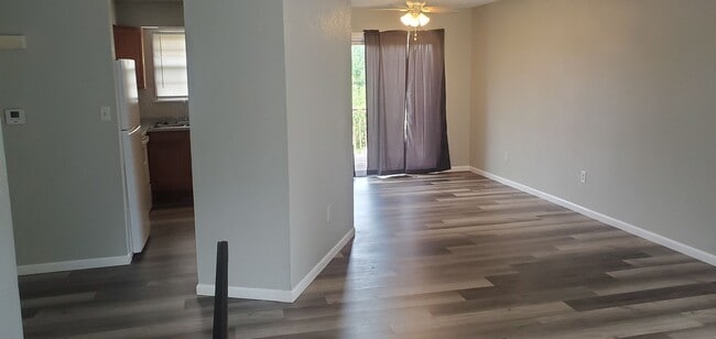 Building Photo - 4385-4387 Santa Anna Dr