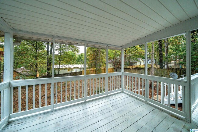 Foto del edificio - 18 Polaris Cir