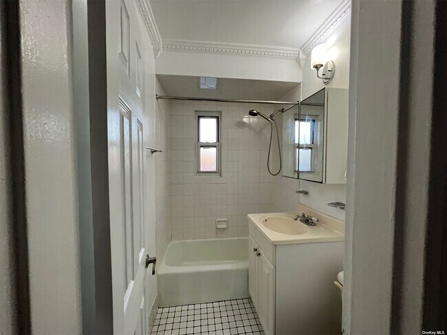 Building Photo - 87-04 Marengo St