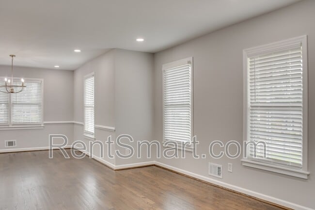 Building Photo - 143 Avondale Dr