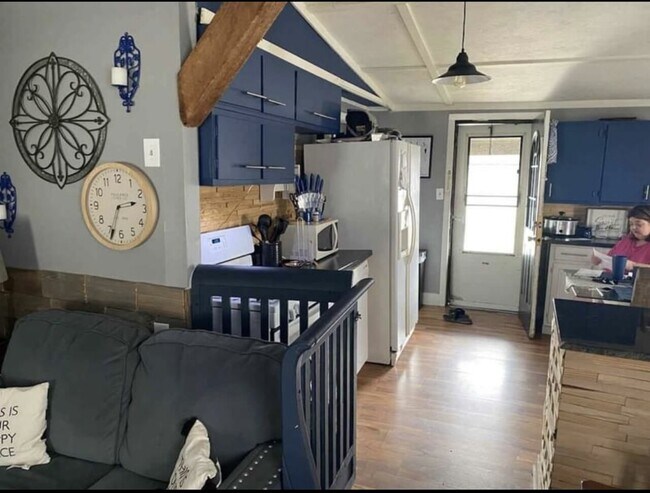 Building Photo - 1821 W 17th st