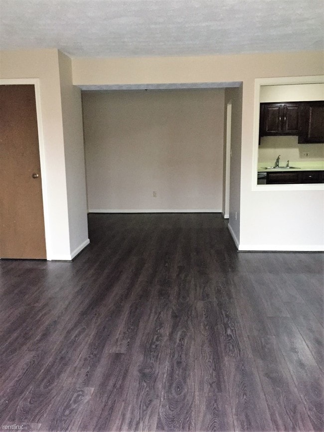 Building Photo - 2 br, 1.5 bath Condo - 5285 Portland St