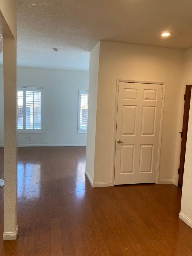 Dining to living room - 531 11th St