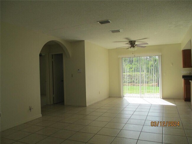 Foto del edificio - 92 Alderwood Dr