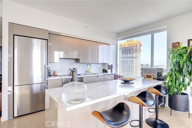 Foto del edificio - 1050 S Grand Ave