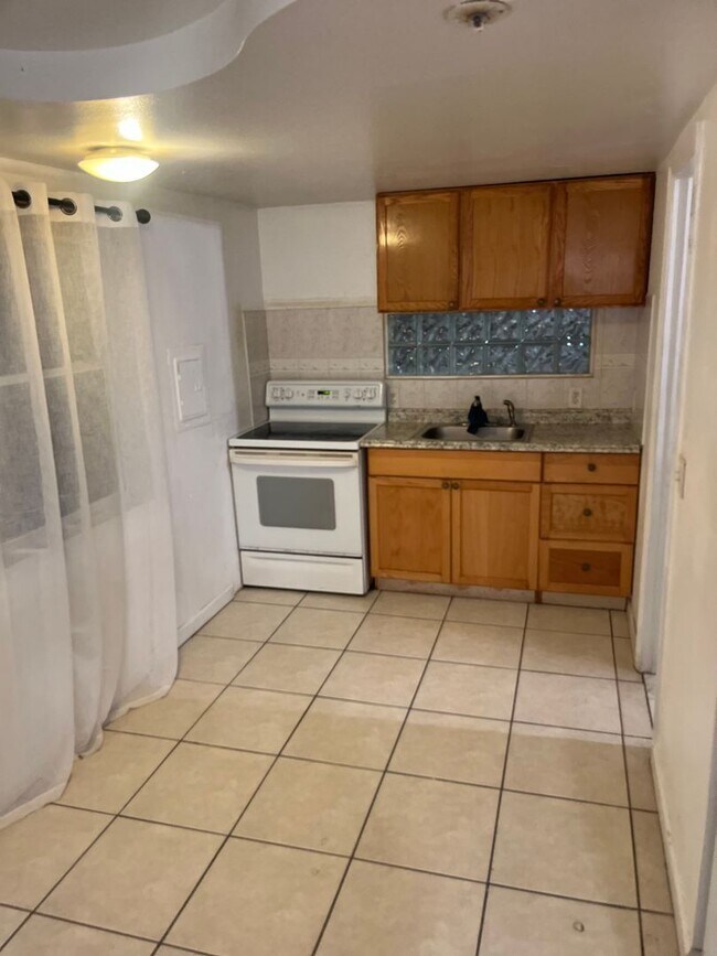 Foto del edificio - 715 Harvey Ave, Daytona Beach, FL 32118