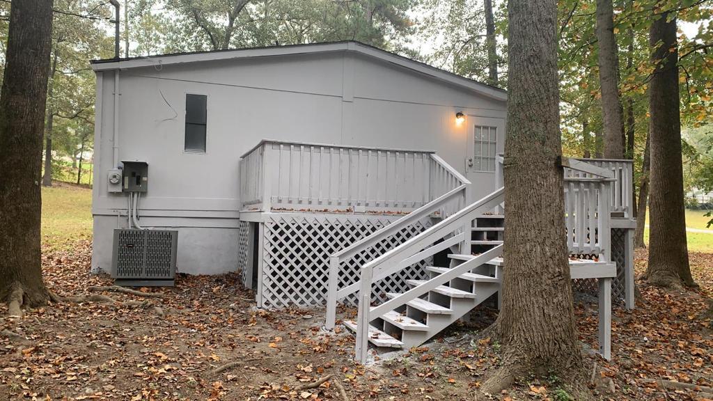 Primary Photo - 165 Chapel Hill Cir