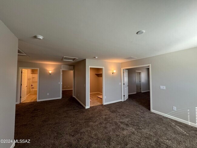 Building Photo - 12215 E Becker Dr