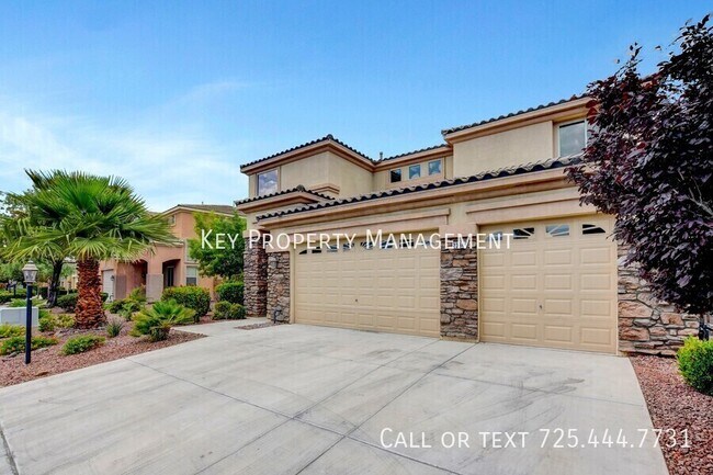 Foto del edificio - UPGRADED 4 BR PLUS DEN WITH POOL AND SPA I...