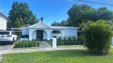 Building Photo - 4290 SW 9th St