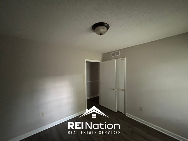 Photo - 3BR/2BA Memphis Rental with Attached 2-Car Garage & Hardwood Flooring House