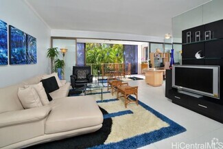 Building Photo - 4999 Kahala Ave