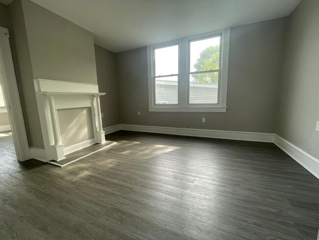 Building Photo - Beautiful two story duplex