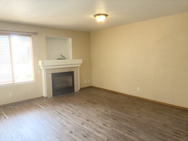 Foto del edificio - 3034 E 106th Ave