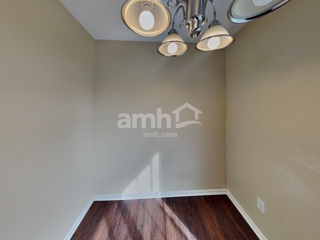 Building Photo - 19904 Robins Dr